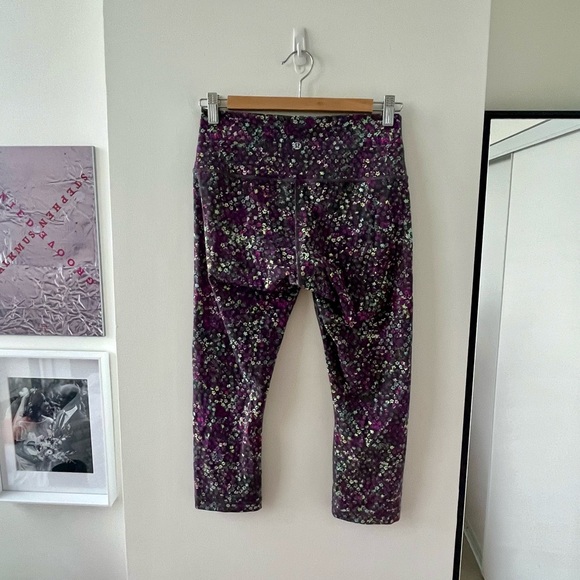 Lululemon Wunder Under High-Rise Crop 21" *Full-On Luxtreme
Fleur Motion Multi - Picture 6 of 8